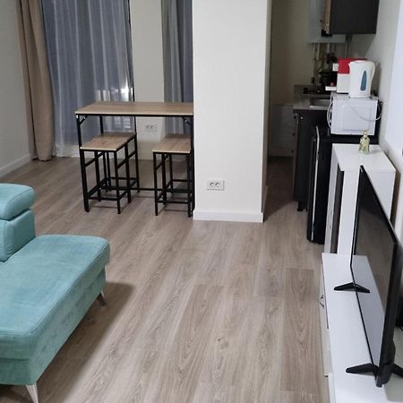 Apartament Cwa 1 Aeroport Otopeni Dış mekan fotoğraf